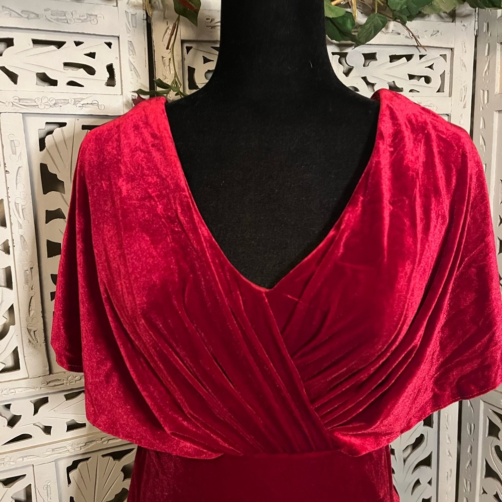 VINTAGE ELEGANT DARK RED FULL VELVET FLATTERING SHORT SLEEVE FORMAL DRESS - Picture 3 of 10